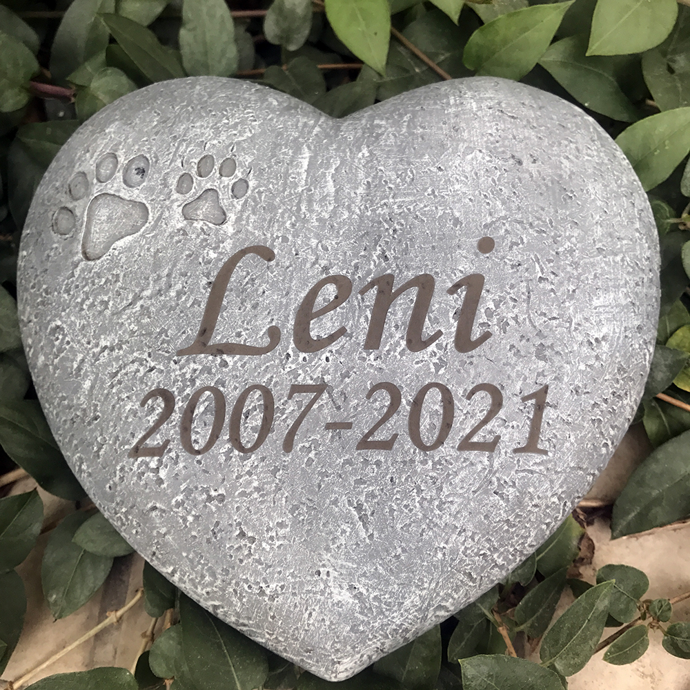 Cat Dog Heart Shaped  Paw Print Remembrance Memorial  Stone Grave Marker for Outdoor Tombstone Or Indoor Display Pet Gift.