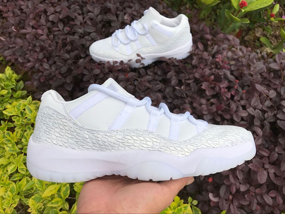 PK AIR JORDAN 11 XI LOW GS FROST WHITE PURE PLATINUM